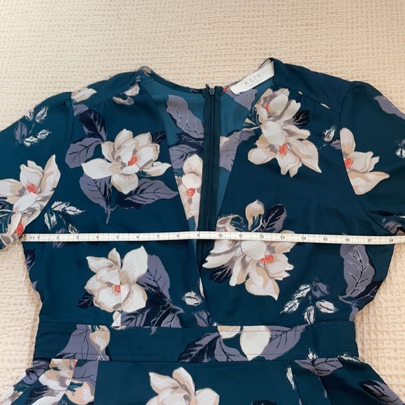 ASTR Teal Floral Romper - Picture 4 of 7